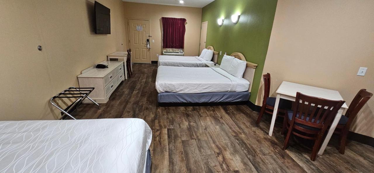 Weston Inn & Suites Rusk Екстериор снимка