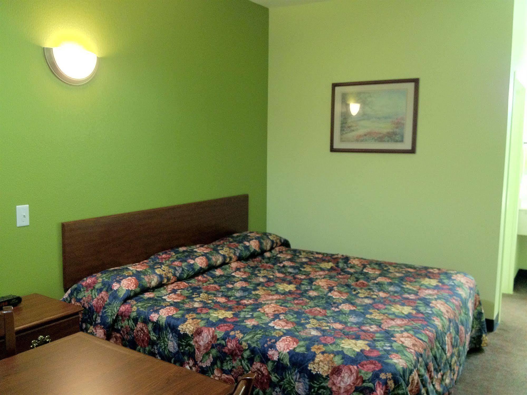 Weston Inn & Suites Rusk Екстериор снимка