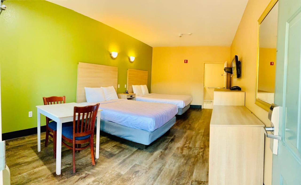 Weston Inn & Suites Rusk Екстериор снимка