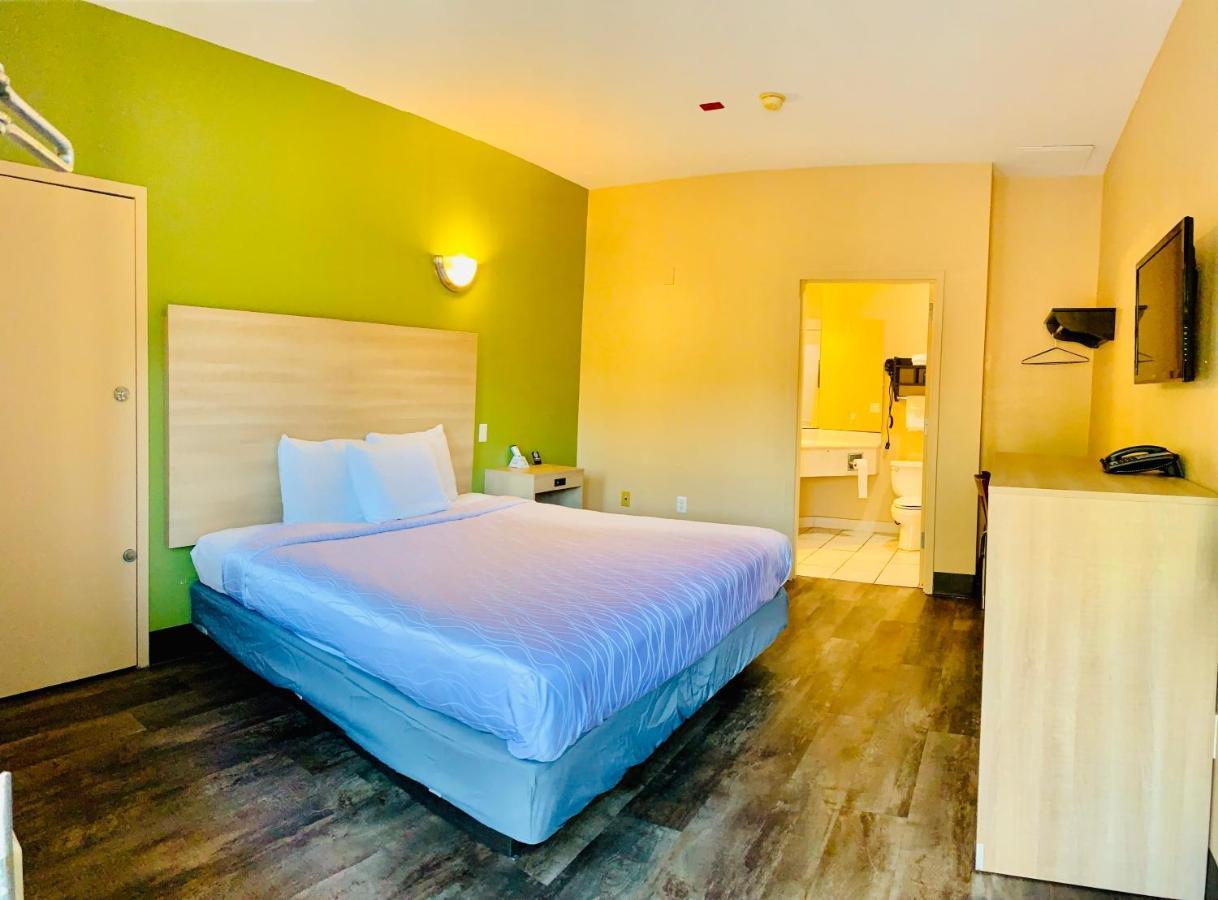 Weston Inn & Suites Rusk Екстериор снимка